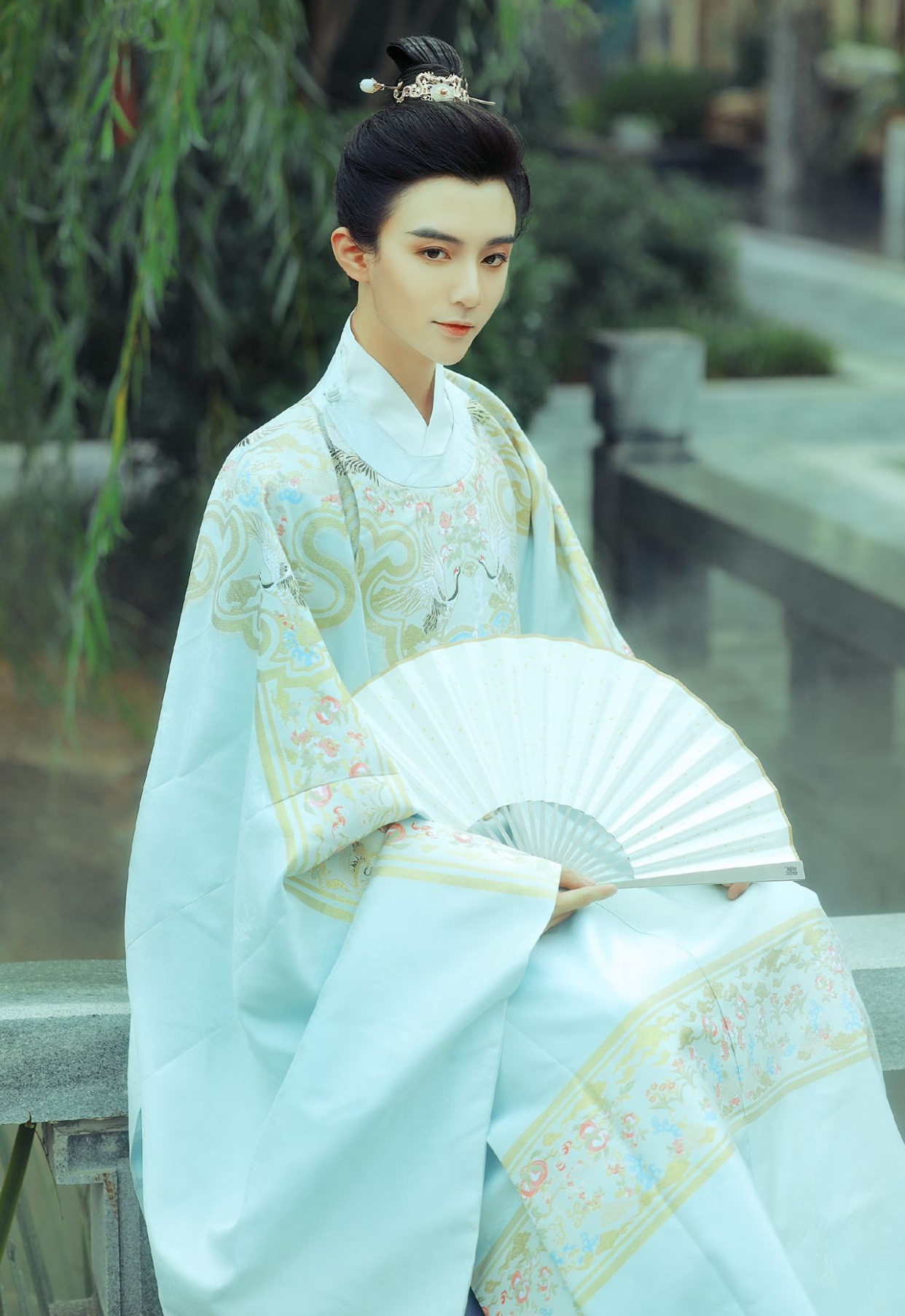 鹤川颜值真高,穿汉服好有"温柔王爷范",小说里的男主有脸了